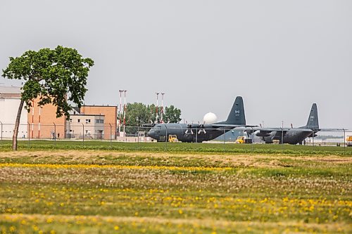 MIKAELA MACKENZIE / FREE PRESS
Hercules airplanes on the 17 Wing base in Winnipeg on Thursday, May 29, 2025.
Winnipeg Free Press 2025