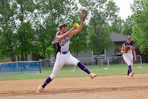 Vincent Massey's Brynna Andrew pitched two innings in the high school provincial softball final against the St.-Joachim/Real Berard co-op team in Stonewall on Saturday. (Thomas Friesen/The Brandon Sun)