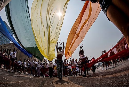 JOHN WOODS / FREE PRESS
People participate in the Pride Parade Sunday, June 1, 2025 in downtown Winnipeg.

Reporter: standup