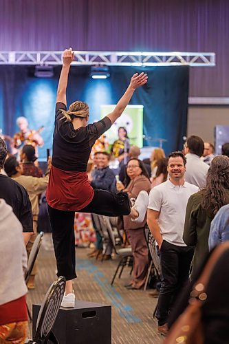 MIKE DEAL / FREE PRESS
Dancers with NAfro Dance perform as attendees gather at the RBC Convention Centre for the Mayor’s Luncheon for the Arts on Thursday. Along with the awards that were handed out there was a performance by NAfro Dance the only African contemporary dance company in Western Canada which included a special guest dancer and drummer, Mayor Gillingham.
Reporter: Conrad Sweatman
250605 - Thursday, June 05, 2025.
