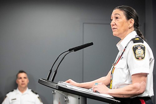 MIKAELA MACKENZIE / WINNIPEG FREE PRESS
Superintendent Bonnie Emerson speaks to the media about evacuee safety in Winnipeg on Thursday, June 5, 2025.
For Erik story.
Winnipeg Free Press 2025