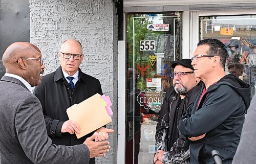 MATTHEW FRANK / FREE PRESS
Mayor Scott Gillingham and Police Board Chair Coun. Markus Chambers meet with West End business owners Michael Paille, owner of Cobra Collectibles, and Sal Infantino, owner of X-Cues. right.  June 9, 2025