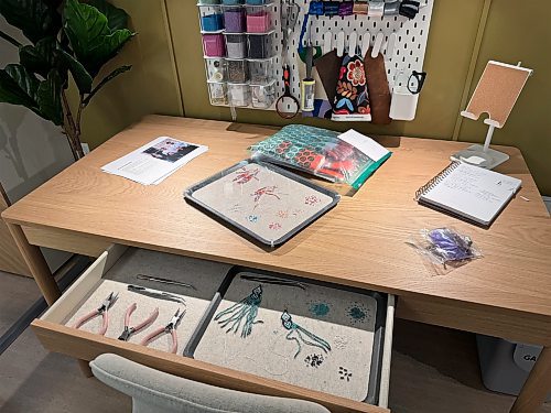 NIIGAAN SINCLAIR / FREE PRESS

IKEA’s new installations: an Indigenous ceremonial space and an Indigenous living room

- beadwork corner