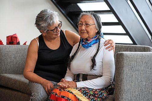 Ruth Bonneville  / Free Press 


Local Evacuees 

Helen Bighetty and her mother, Theresa Bighetty  (86yrs) from Mathias Colomb Cree Nation | Pukatawagan,  sit together on a couch in the foyer of their hotel near the airport Wednesday afternoon as they look forward to when they can go home.   

See story by Chris. 

June 25th,  2025

 