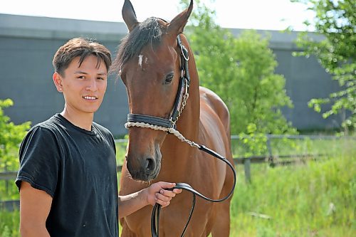 George Williams / Winnipeg Free Press
Tuesday's Free Press Stakes winner, Judo, with James Keplin, assistant trainer for Steve Keplin, Jr.