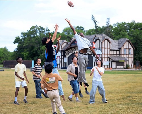 Ruth Bonneville / Free Press
Standup Schools Out
Grade 11 students from St. Maurice School decided to go to Assiniboine Park to play a pick up game of football to celebrate the end of the school year Friday.
June 27th, 2025