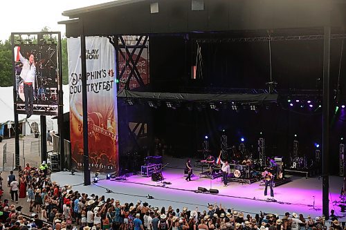27062025
Drake Milligan of Texas performs for the crowd with his band on the main stage at Dauphin’s Countryfest 2025 south of Dauphin, Manitoba on a hot Friday evening.
(Tim Smith/The Brandon Sun)