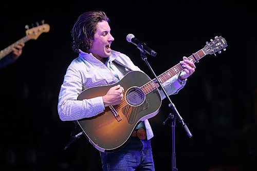 27062025
Drake Milligan of Texas performs for the crowd with his band on the main stage at Dauphin&#x2019;s Countryfest 2025 south of Dauphin, Manitoba on a hot Friday evening. 
(Tim Smith/The Brandon Sun)
