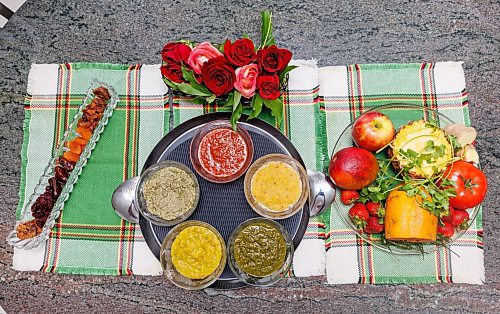 MIKE DEAL / FREE PRESS
Chutneys for Summer Foods
Clockwise from top: Tomato-Strawberry Chutney, Pineapple Chutney, Mint-Cilantro Chutney, Mango Chutney, and Coconut Chutney.
Reporter: Romona
250630 - Monday, June 30, 2025.