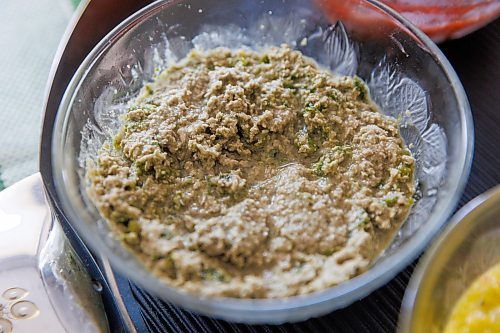 MIKE DEAL / FREE PRESS
Chutneys for Summer Foods
Coconut Chutney.
Reporter: Romona
250630 - Monday, June 30, 2025.