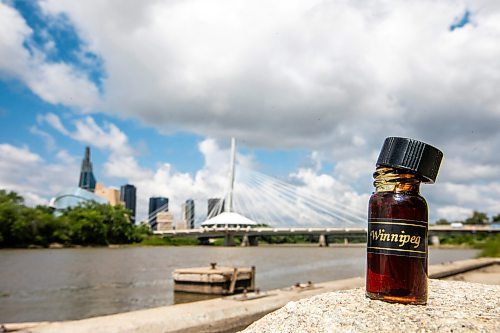 MIKAELA MACKENZIE / FREE PRESS
A scent inspired by Winnipeg on Monday, June 30, 2025.
For arts story.
Winnipeg Free Press 2025