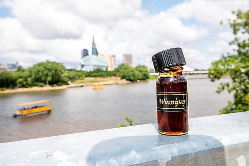 MIKAELA MACKENZIE / FREE PRESS
A scent inspired by Winnipeg on Monday, June 30, 2025.
For arts story.
Winnipeg Free Press 2025
