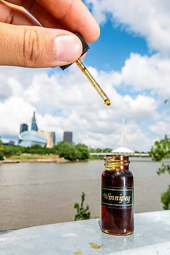 MIKAELA MACKENZIE / FREE PRESS
	
A scent inspired by Winnipeg on Monday, June 30, 2025.

For arts story.
Winnipeg Free Press 2025