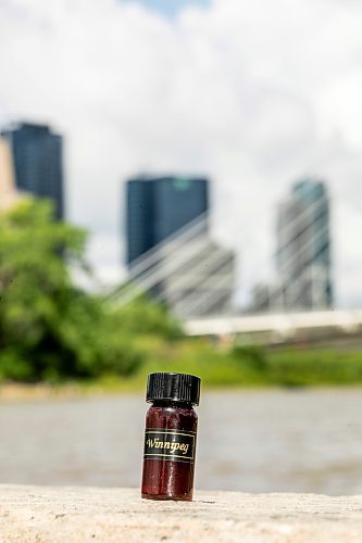 MIKAELA MACKENZIE / FREE PRESS
	
A scent inspired by Winnipeg on Monday, June 30, 2025.

For arts story.
Winnipeg Free Press 2025