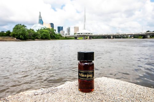 MIKAELA MACKENZIE / FREE PRESS
A scent inspired by Winnipeg on Monday, June 30, 2025.
For arts story.
Winnipeg Free Press 2025
