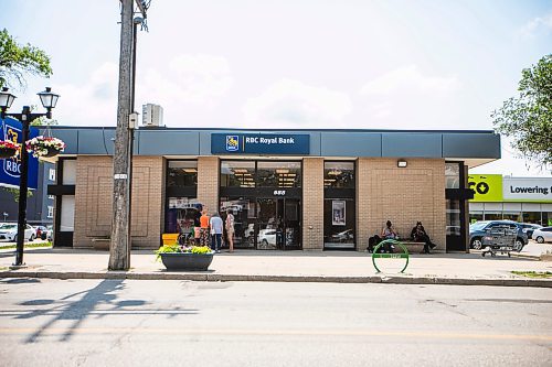 MIKAELA MACKENZIE / FREE PRESS
	
The RBC on Sargent Avenue, which is slated to close, in Winnipeg on Monday, June 30, 2025.

For Gabby story.
Winnipeg Free Press 2025