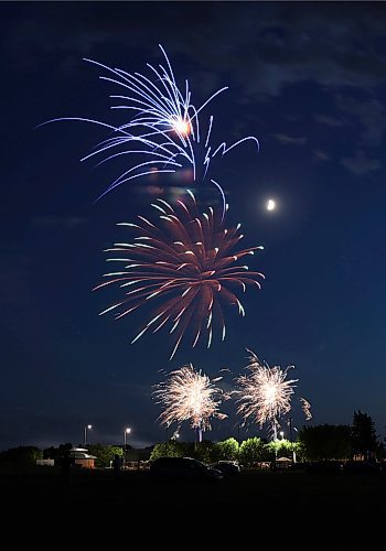 A Canada Day fireworks display on a beautiful Tuesday evening at the Riverbank Discovery Centre. (Matt Goerzen/The Brandon Sun)