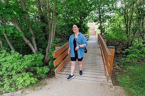 MIKE DEAL / FREE PRESS
Jen Tries
Jen crosses the bridge which separates the modern welcoming building from the historical site and acts as “portal” visitors take to transport them back in time.
Reporter Jen Zoratti is invited to spend the day as an historical interpreter at Lower Fort Garry.
Reporter: Jen Zoratti
250704 - Friday, July 04, 2025.