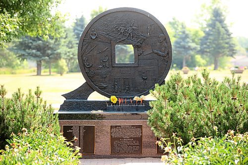 08072025
The Chinese Head Tax Monument at the Brandon Municipal Cemetery.
(Tim Smith/The Brandon Sun)