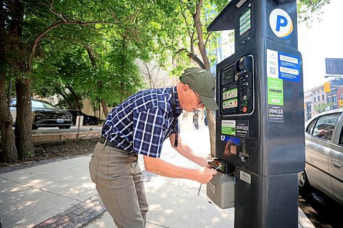 Ruth Bonneville  / Free Press 

Local Parking pay stations

A worker with the City of Wpg. Removes the cash box at a pay station Tuesday.  (No name provided).

Story about all pay stations being permanently removed.  Drivers wanting to park on city roads will have to use phone app to pay for their parking moving forward. 

Story  Maddison 

July 8th,   2025

 