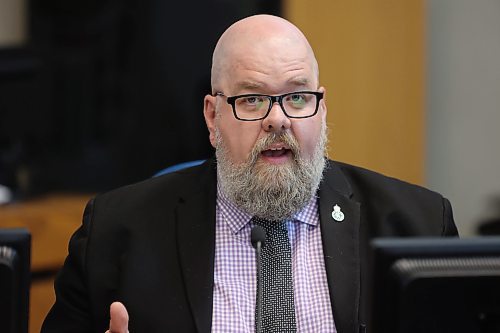 Ward 4 Coun. Shaun Cameron speaks at a city council meeting on Monday. (Alex Lambert/The Brandon Sun)