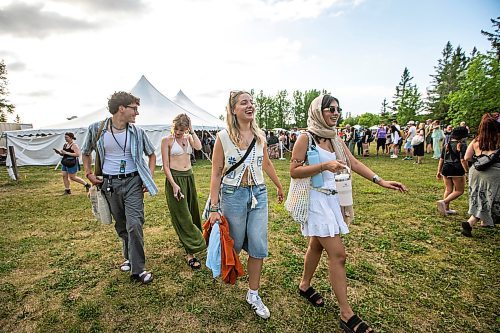 MIKAELA MACKENZIE / FREE PRESS
	
Aaron Feuer (left), Kate Fleming, Ali Cameron, and Meghan West at Folk Fest on Thursday, July 10, 2025. 

For folk fest story.
Winnipeg Free Press 2025