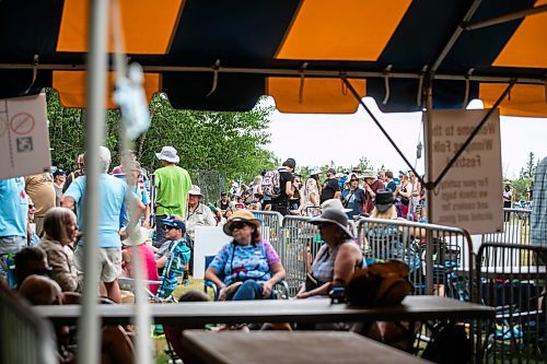 MIKAELA MACKENZIE / FREE PRESS
Lineups stretch far past the entrance before the gates open at Folk Fest on Thursday, July 10, 2025.
For folk fest story.
Winnipeg Free Press 2025