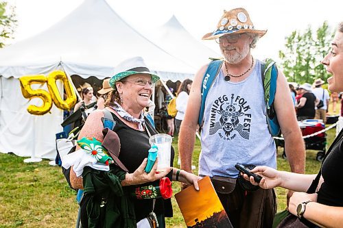 MIKAELA MACKENZIE / FREE PRESS
Ally Robertson and Todd Angus chat with the Free Press at Folk Fest on Thursday, July 10, 2025.
For folk fest story.
Winnipeg Free Press 2025