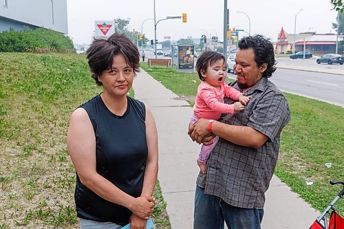 MIKE DEAL / FREE PRESS
Evacuees from Garden Hill FN, Misty Harper, Ryan Little, and daughter, Diane, 1, outside the Winnipeg Soccer Federation North building at 770 Leila Ave Friday morning.
Reporter: Chris Kitching
250711 - Friday, July 11, 2025.