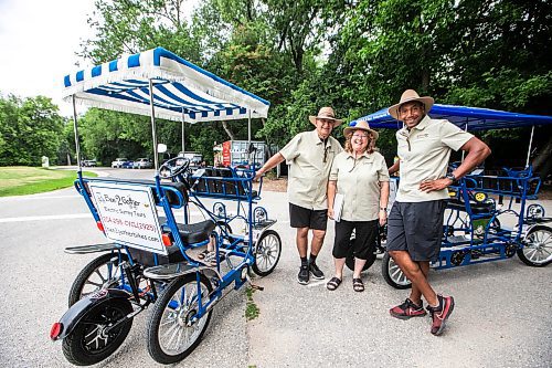 MIKAELA MACKENZIE / FREE PRESS
Chad Celaire, owner of Bee2gether Bikes (right), and tour guides Jan Pedersen (left) and Kris Stefansson at Assiniboine Park on Monday, July 14, 2025. Bee2gether Bikes is unrolling Bee2gether Electric Surrey Tours, which are new guided tours of the park.
For Gabby story.
Winnipeg Free Press 2025