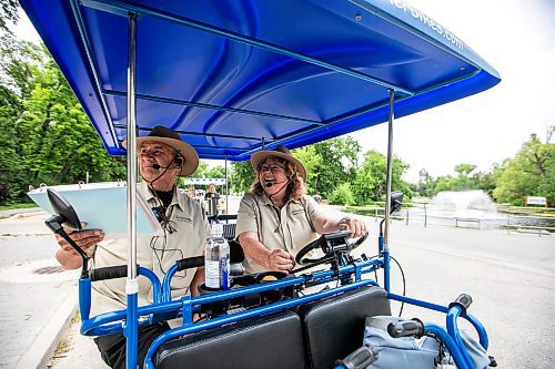 MIKAELA MACKENZIE / FREE PRESS
Jan Pedersen (left) and Kris Stefansson, the first tour guides at Bee2gether Bikes, tour Assiniboine Park on Monday, July 14, 2025. Bee2gether Bikes is unrolling Bee2gether Electric Surrey Tours, which are new guided tours of the park.
For Gabby story.
Winnipeg Free Press 2025