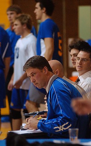 Russ Paddock coaches a match in 2007. (Brandon Sun files)