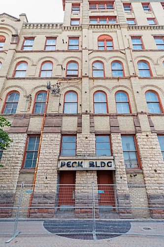 MIKE DEAL / FREE PRESS
Peck building, 33 Princess Street.
The Manitoba Historical Society has put out its annual list of the Top 10 endangered structures in Manitoba for 2025. The buildings are considered historically significant landmarks that face uncertain futures due to neglect, development pressures, or lack of awareness, a news release says. Included in the list is the Peck Building.
Reporter: Massimo DeLuca-Taronno
250716 - Wednesday, July 16, 2025.