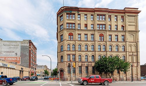 MIKE DEAL / FREE PRESS
Peck building, 33 Princess Street.
The Manitoba Historical Society has put out its annual list of the Top 10 endangered structures in Manitoba for 2025. The buildings are considered historically significant landmarks that face uncertain futures due to neglect, development pressures, or lack of awareness, a news release says. Included in the list is the Peck Building.
Reporter: Massimo DeLuca-Taronno
250716 - Wednesday, July 16, 2025.