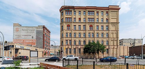 MIKE DEAL / FREE PRESS
Peck building, 33 Princess Street.
The Manitoba Historical Society has put out its annual list of the Top 10 endangered structures in Manitoba for 2025. The buildings are considered historically significant landmarks that face uncertain futures due to neglect, development pressures, or lack of awareness, a news release says. Included in the list is the Peck Building.
Reporter: Massimo DeLuca-Taronno
250716 - Wednesday, July 16, 2025.