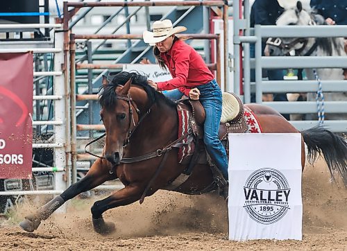 JOHN WOODS / FREE PRESS
Traci MacDonald competes in and ended up winning the Women’s Barrels at the Manitoba Stampede and Exhibition in Morris Sunday, July 20, 2025.
Reporter: Nicole