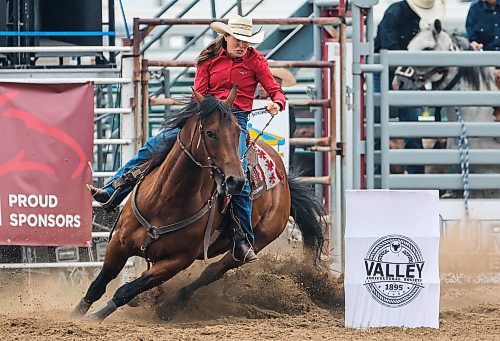 JOHN WOODS / FREE PRESS
Traci MacDonald competes in and ended up winning the Women’s Barrels at the Manitoba Stampede and Exhibition in Morris Sunday, July 20, 2025.
Reporter: Nicole