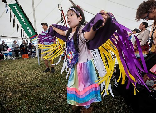 JOHN WOODS / FREE PRESS
Everlee takes part in the Grand Entrance during the annual Anishinaabe Days Celebration in Winnipeg Sunday, July 27, 2025. 

Reporter: standup