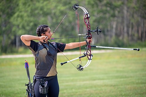 BROOK JONES/FREE PRESS
Khushreet Sandhu is pictured practicing at the Archery Manitoba Sanford Range in the RM of Macdonald, Man., Wednesday, July 30, 2025. The 13-year-old will be competing in U15 Compound, which is the youngest competitive bowstyle in archery, at the 2025 World Archery Youth Championships in Winnipeg from Aug. 17 to 24.