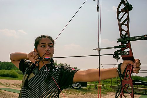 BROOK JONES/FREE PRESS
Khushreet Sandhu is pictured practicing at the Archery Manitoba Sanford Range in the RM of Macdonald, Man., Wednesday, July 30, 2025. The 13-year-old will be competing in U15 Compound, which is the youngest competitive bowstyle in archery, at the 2025 World Archery Youth Championships in Winnipeg from Aug. 17 to 24.