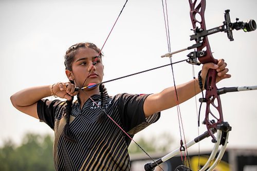 BROOK JONES/FREE PRESS
Khushreet Sandhu is pictured practicing at the Archery Manitoba Sanford Range in the RM of Macdonald, Man., Wednesday, July 30, 2025. The 13-year-old will be competing in U15 Compound, which is the youngest competitive bowstyle in archery, at the 2025 World Archery Youth Championships in Winnipeg from Aug. 17 to 24.