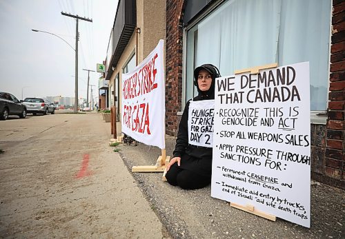 Ruth Bonneville / Free Press 

Local Hunger Strike 

Monique Vermette is on Day 2 of her hunger strike protesting outside the office of Doug Eyolfson, Liberal MP for Winnipeg West Monday.  

See story

Aug 11th,  2025
