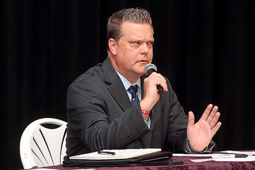 13082025
Ray Berthelette of the NDP speaks during the Souris & Glenwood Chamber of Commerce byelection debate with Colleen Robbins of the PC Party of Manitoba and Stephen Reid of the Manitoba Liberal Party at the Avalon Theatre in Souris on Wednesday evening.
(Tim Smith/The Brandon Sun)