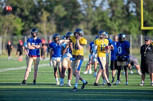 BROOK JONES/FREE PRESS
Winnipeg Rifles quarterback Riley Element (No. 18) is pictured throwing a football during the team's practice at Maple Grove Rugby Park in Winnipeg, Man., Wednesday, Aug. 13, 2025. The Rifles of the Canadian Junior Football League take on the Edmonton Wildcats in Sherwood Park, Alta., Sunday, Aug. 17.