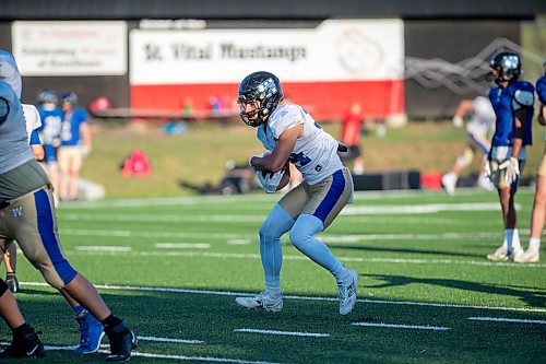 BROOK JONES/FREE PRESS
Winnipeg Rifles running back Kaiden Banfield (No. 34) is pictured running with a football during a play at the team's practice at Maple Grove Rugby Park in Winnipeg, Man., Wednesday, Aug. 13, 2025. The Rifles of the Canadian Junior Football League take on the Edmonton Wildcats in Sherwood Park, Alta., Sunday, Aug. 17.
