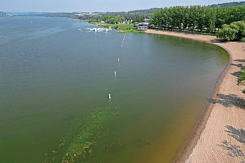 The beach is empty at Minnedosa Lake on the Friday of August long weekend, while algae advisories were issued in the area warning people of potential risks. The stewardship group Friends of Lake Minnedosa is looking for ways to curb algae growth and prepare to address zebra mussels at the beach if the species enters the lake. (Tim Smith/The Brandon Sun files)