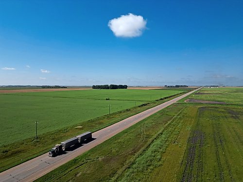 19082025
Traffic makes its way along Highway 2 west of Souris, Manitoba on a sunny Monday. Spruce Woods NDP candidate Ray Berthelette said he would advocate strongly for the province to repave Highway 2 between Souris and Deleau.
(Tim Smith/The Brandon Sun)