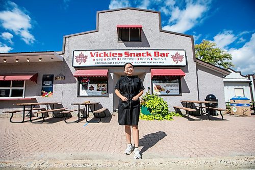 MIKAELA MACKENZIE / FREE PRESS
	
Wynnie Doan, co-owner of Vickie's Snack Bar, in Beausejour on Tuesday, Aug. 19, 2025. 

For Dave Sanderson story.
Winnipeg Free Press 2025
