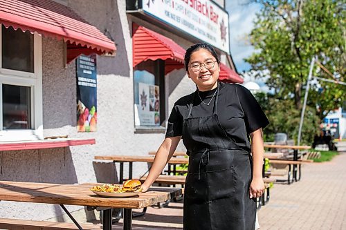 MIKAELA MACKENZIE / FREE PRESS
Wynnie Doan, co-owner of Vickie's Snack Bar, in Beausejour on Tuesday, Aug. 19, 2025.
For Dave Sanderson story.
Winnipeg Free Press 2025