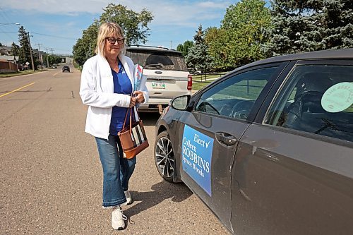 25082025
Manitoba Progressive Conservative candidate Colleen Robbins leaves the North End Community Centre in Brandon to head to Oak Lake, Rivers, Alexander and Kemnay to continue to go door knocking and meet voters on Monday ahead of Tuesday’s byelection.
(Tim Smith/The Brandon Sun)